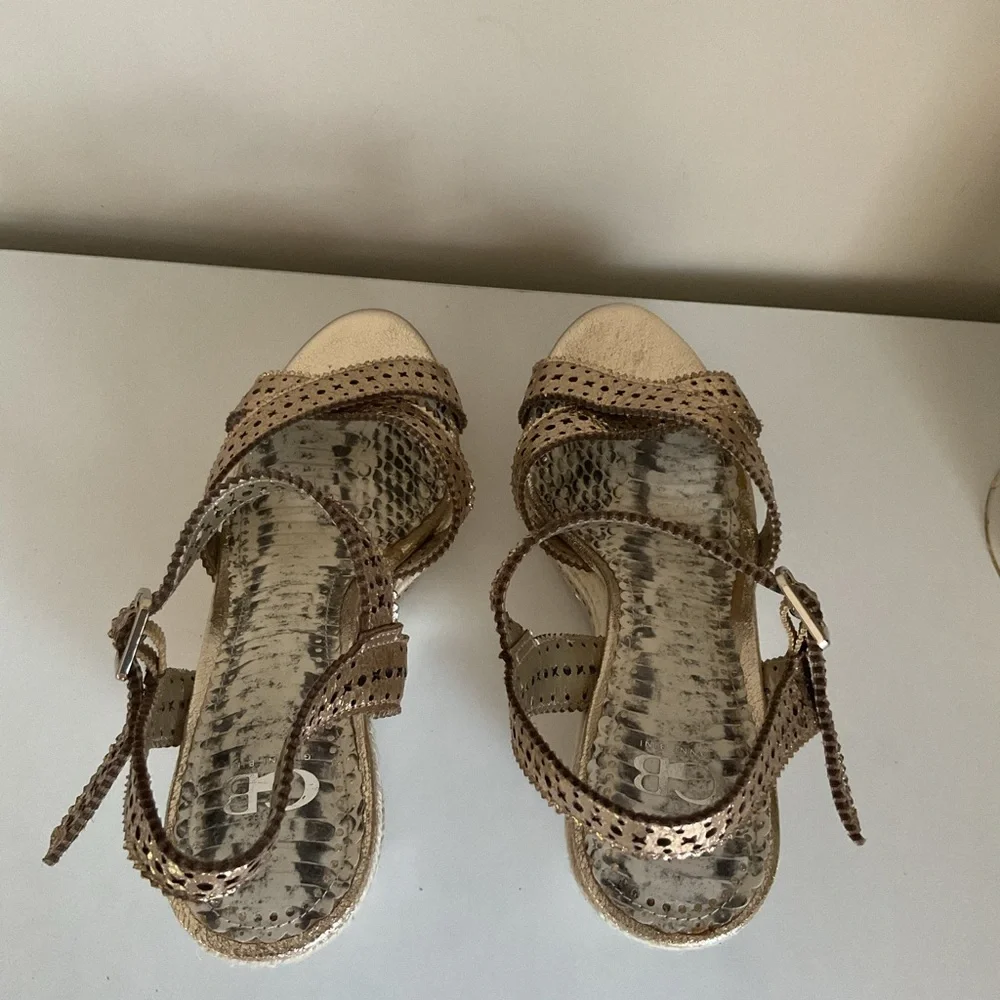 Gianni Bini Gold Metallic Espadrille Platform Wedge Sandals Size 8